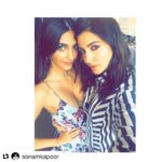 Anushka Sharma Instagram – Gorgeous 💜😘 @sonamkapoor