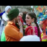 Anushka Sharma Instagram – Punjab ke kheton mein Jab Harinder Met Sejal 😍 #ButterflyTeaser @iamsrk @ipritamofficial @redchilliesent @sonymusicindia