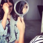 Anushka Sharma Instagram - The focus on getting the parting 👀!! iDid a fun shoot for @filmfare with the fab team - @prasadnaikstudio @alliaalrufai @nayaabrandhawa @danielbauermakeupandhair . Watch out for the cover SOON !! ✌🏼😘