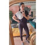 Anushka Sharma Instagram - Current favourite accessory - Burp cloth ! 😎✌️
