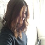 Anushka Sharma Instagram - Hair here gone today ! Summer hair 💇🏻 💁🏻thanks @yiannitsapatori for my hair cut ❤️🙏🏼