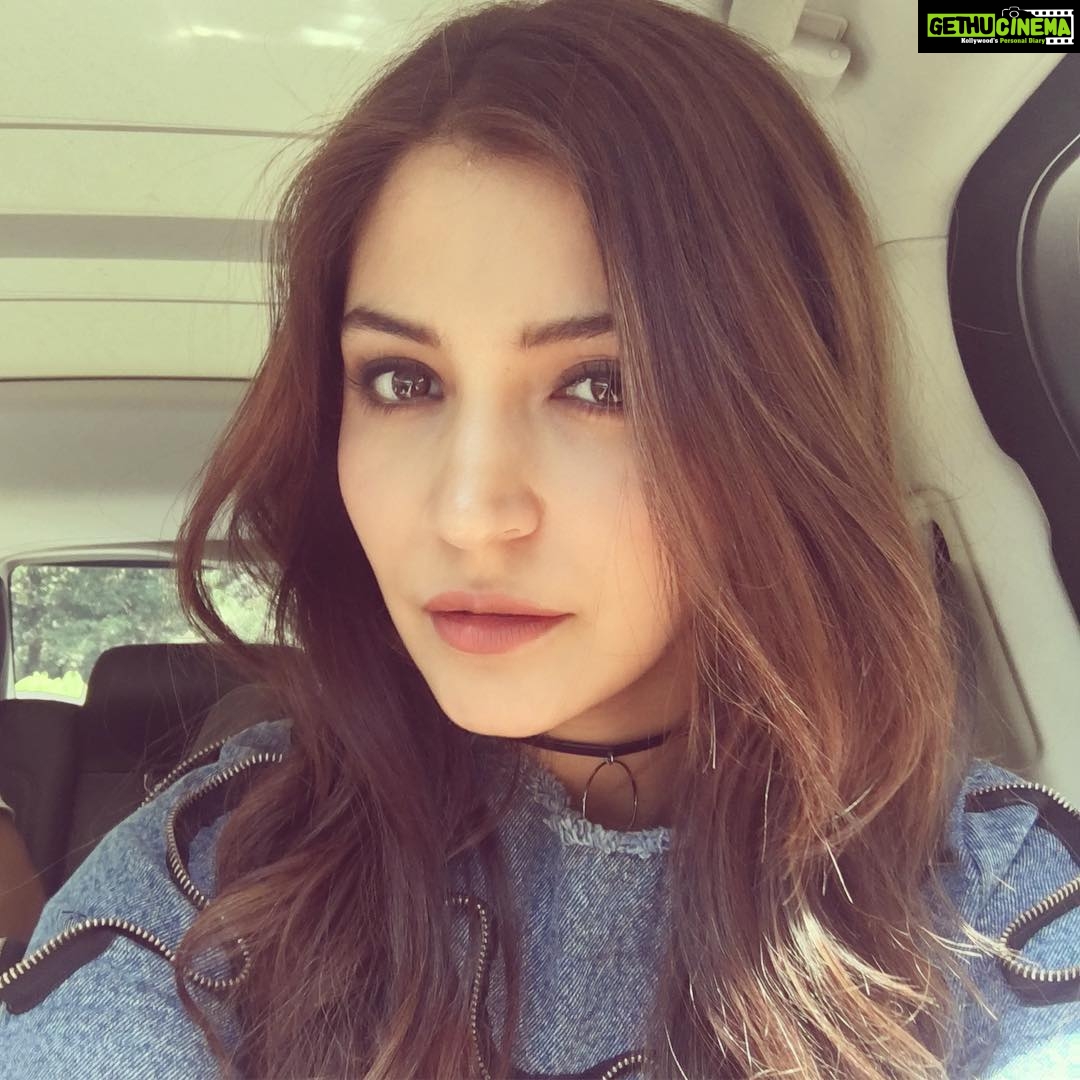 Anushka Sharma Instagram - Off to first round of interviews for #Phillauri . #PhillauriTrailer out now !!! Do watch 👻