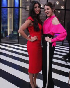 Anushka Sharma Instagram - Painting the couch red and pink! 🤘🏻#KatrinaKaif #KoffeeWithKaran