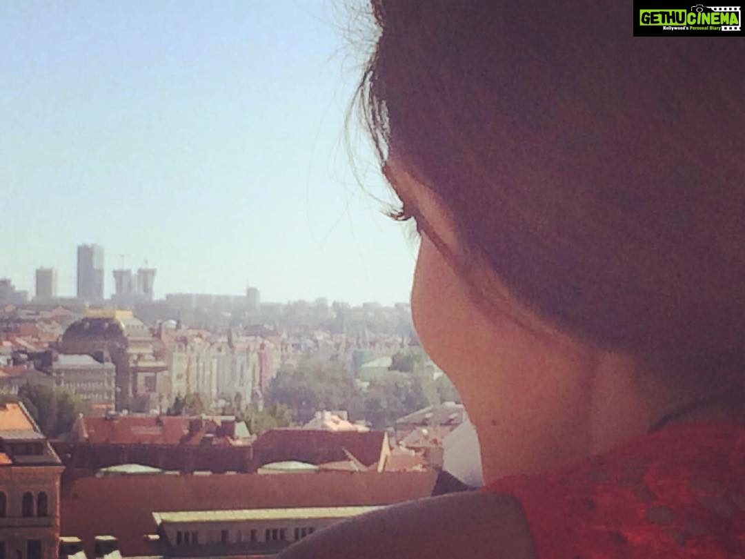 Anushka Sharma Instagram - Into the distance .... Widening horizons . Pic courtesy - Imtiaz Ali