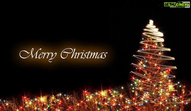 Anushka Shetty Instagram - Let the spirit of #Christmas warm your home with Love,Joy & Peace 😃 Have a blessed #MerryChristmas to you all🎄🎅