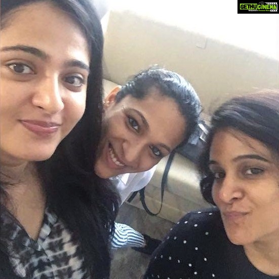 Anushka Shetty Instagram - “A Sweet friendship refreshes the Soul “ 😘😘😘