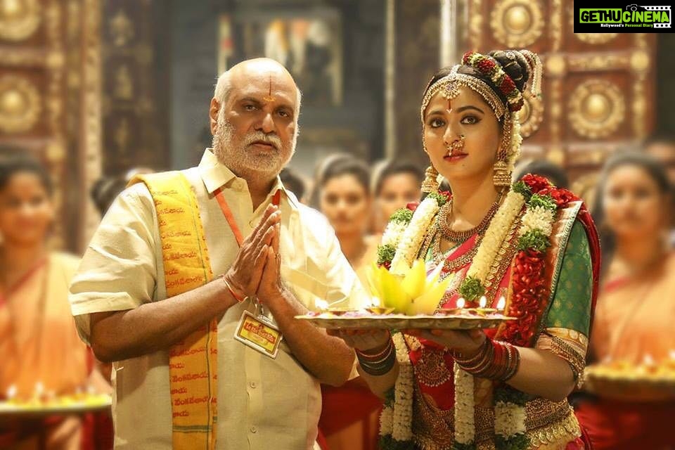 Anushka Shetty Instagram - with Director Ragavendrarao garu from the sets of #OmNamoVenkatesaya movie 😀