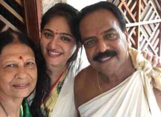 Anushka Shetty Instagram - Happy wedding anniversary Papa & Amma💖🎉🥳🤗✨ ಮದುವೆ ವಾರ್ಷಿಕೋತ್ಸವದ ಹಾರ್ದಿಕ ಶುಭಾಶಯಗಳು ಪಪ್ಪ ಮತ್ತು ಅಮ್ಮ 💖🎉🥳🤗✨