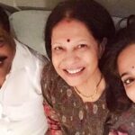 Anushka Shetty Instagram - #Selfi time with Mom & Dad 😍