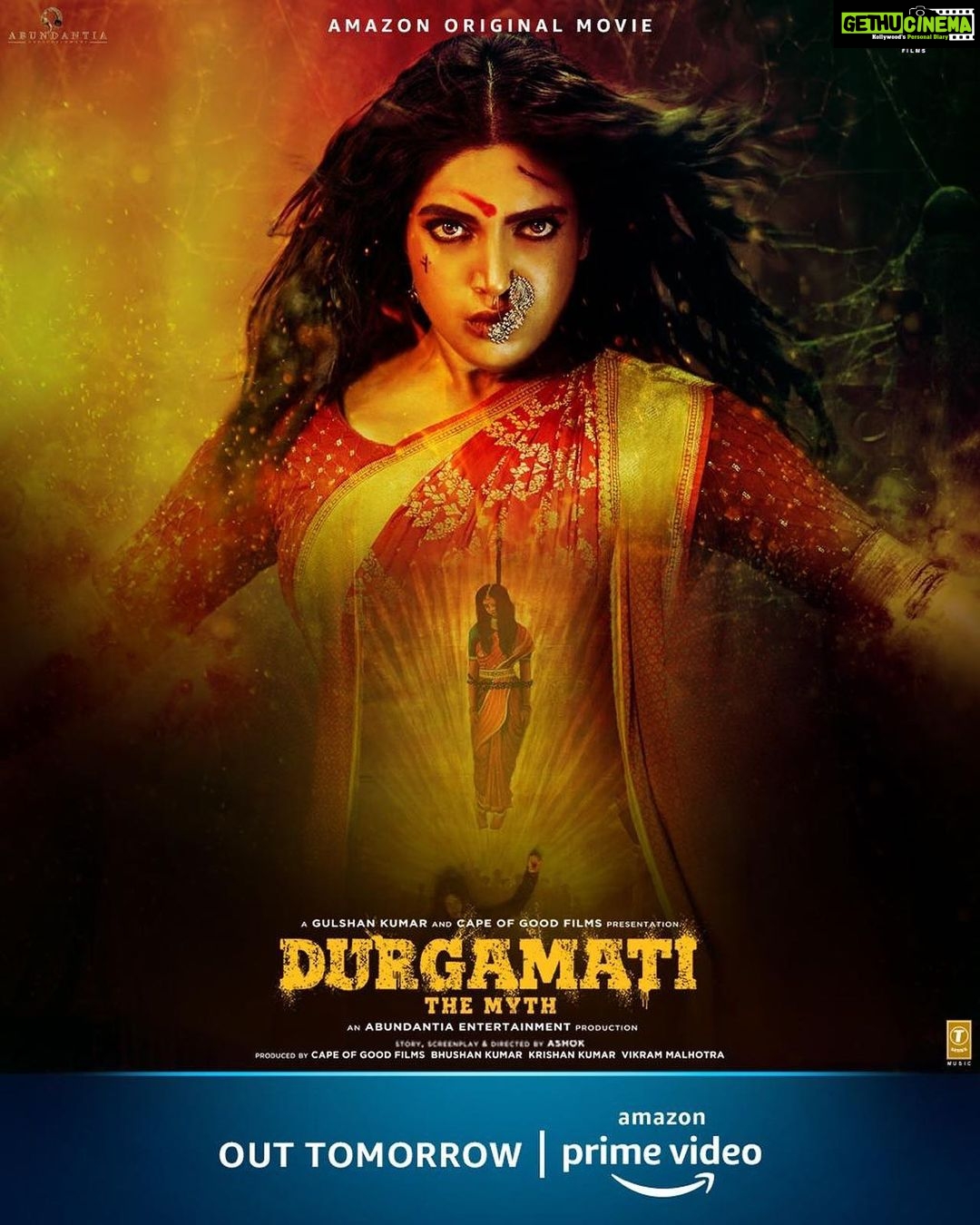 Anushka Shetty Instagram - Wishing dearest Bhumi Pednekar ,Ashok Garu ,entire cast and crew of #DURGAMATI all the very very very best ... looking forward😊🤗🤗 @bhumipednekar @ashokdirector @primevideoin #DurgamatiOnPrime