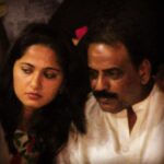 Anushka Shetty Instagram - #HappyFathersDay to all the dad's in the world. I love my dad a lot dad for every thing in my life 😘😘 🙏🏼Everyone have a great #supersunday with your Family 👍🏼