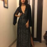 Anya Singh Instagram - Damn I feel Glam 😉 . . . . . #filmfareglamourandstyleawards Make up and Hair by @makeupbyapurva Stylist @aasthasharma