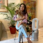 Anya Singh Instagram – Cuddling in fresh air with the Dyson Hot+Cool 🤗
The AQI is unbearable in Delhi at the moment, this machine tries to make it bearable for us to breathe 🌿

Staying home is as safe as it could get with @dyson_india!

#DysonHealthyHome #DysonIndia #ProperPurification #freegift