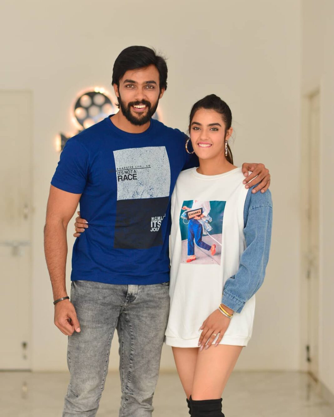Arav Instagram - My craziest costar of #MarketRajaMBBS.. Beautifully captured by the talented @pk_views #MarketRajaMBBS promotions #marketrajambbsfromnov29