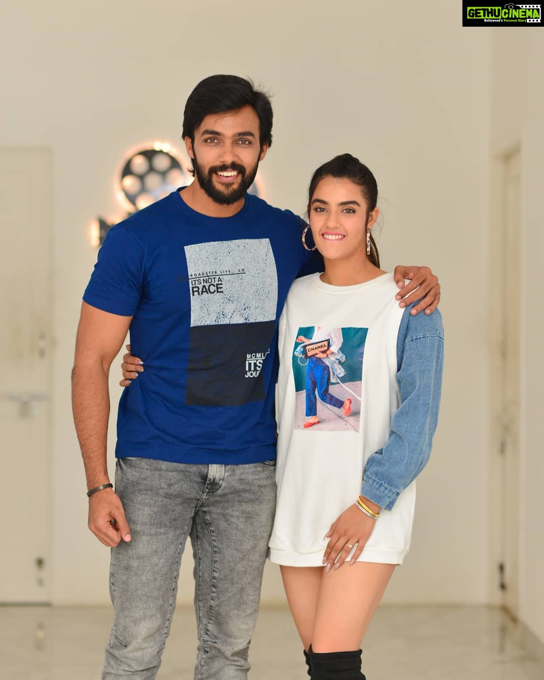 Arav - 46.2K Likes - My craziest costar of #MarketRajaMBBS..
Beautifully captured by the talented @pk_views
#MarketRajaMBBS promotions
#marketrajambbsfromnov29