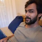 Arav Instagram - FRIYAAAAAAAYYYY..