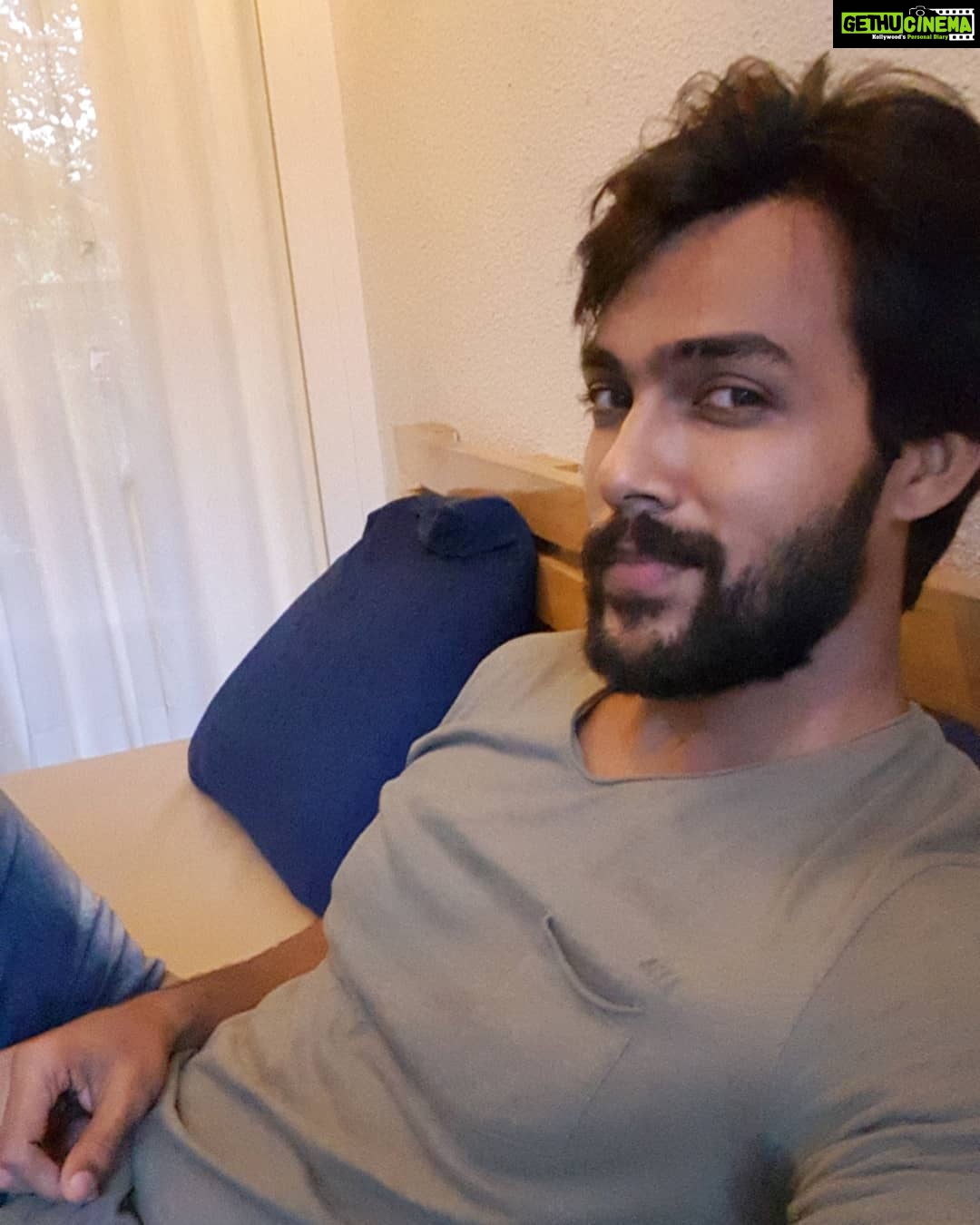 Arav - 36.7K Likes - FRIYAAAAAAAYYYY..