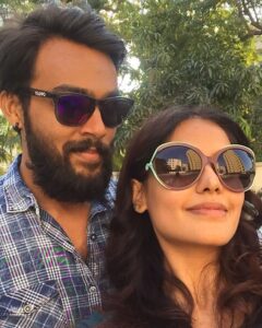 Arav Instagram - It's always fun to catch up with a bestie who is as crazy as you @bindu_madhavii