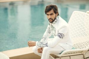 Arav Instagram - Photography - @v.s.anandhakrishna 
Wardrobe - @sidneysladen #sidneysladen 
MUA- @aishvaryakhumar