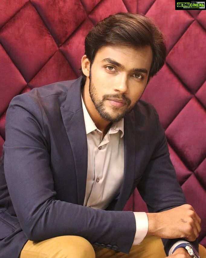 Arav - 43.5K Likes -
