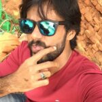 Arav Instagram - Waiting in a Hot sunny day, u will end up doing something like this