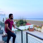 Arav Instagram - Lockdown brings highs and lows. The best thing that happened to me during lockdown was that I learned to spend and invest some quality time for myself. It does not have to be gloom and doom. Use it wisely.😊🤗 #beachhouse #farmhouse #beachlife #beachlover #beach #costalliving #nature #naturelovers #peaceofmind #lockdownlife #qualitytime #metime #familytime #selftime #relaxtime #positivethinking #lockdown2021 #arav #actorarav