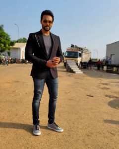 Arav Instagram - For the launch of BB Jodigal @vijaytelevision.
It was a wonderful to catch up with contestants from all the seasons

May 2nd 

Styling - @zafirandshadab 

#bbjodigal