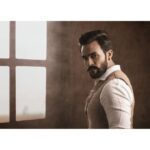 Arav Instagram - Looks from the Recent Photoshoot #arav PHOTOGRAPHER @iamvigneshjayakumar STYLING @eega_praveen MAKEUP @blushbynamitha HAIR @kathir_hairstyles WARDROBE @coax_couture @mohamed_idriskhan @riishimehta STUDIO @million_dollar_studios