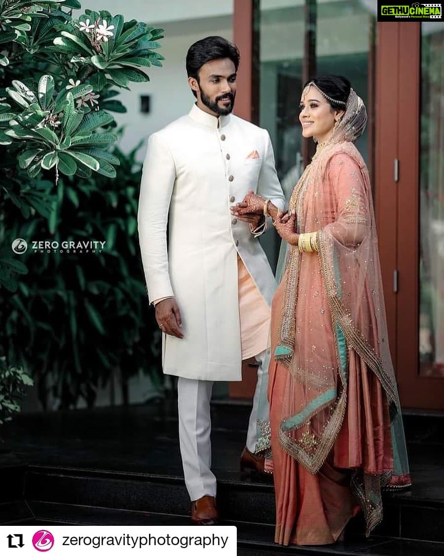 Arav - 55.8K Likes - ❤❤
Photography - @zerogravityphotography
Brides Costumes - @rehanabasheerofficial
Grooms Costumes - @osmanabdulrazak
#Arav