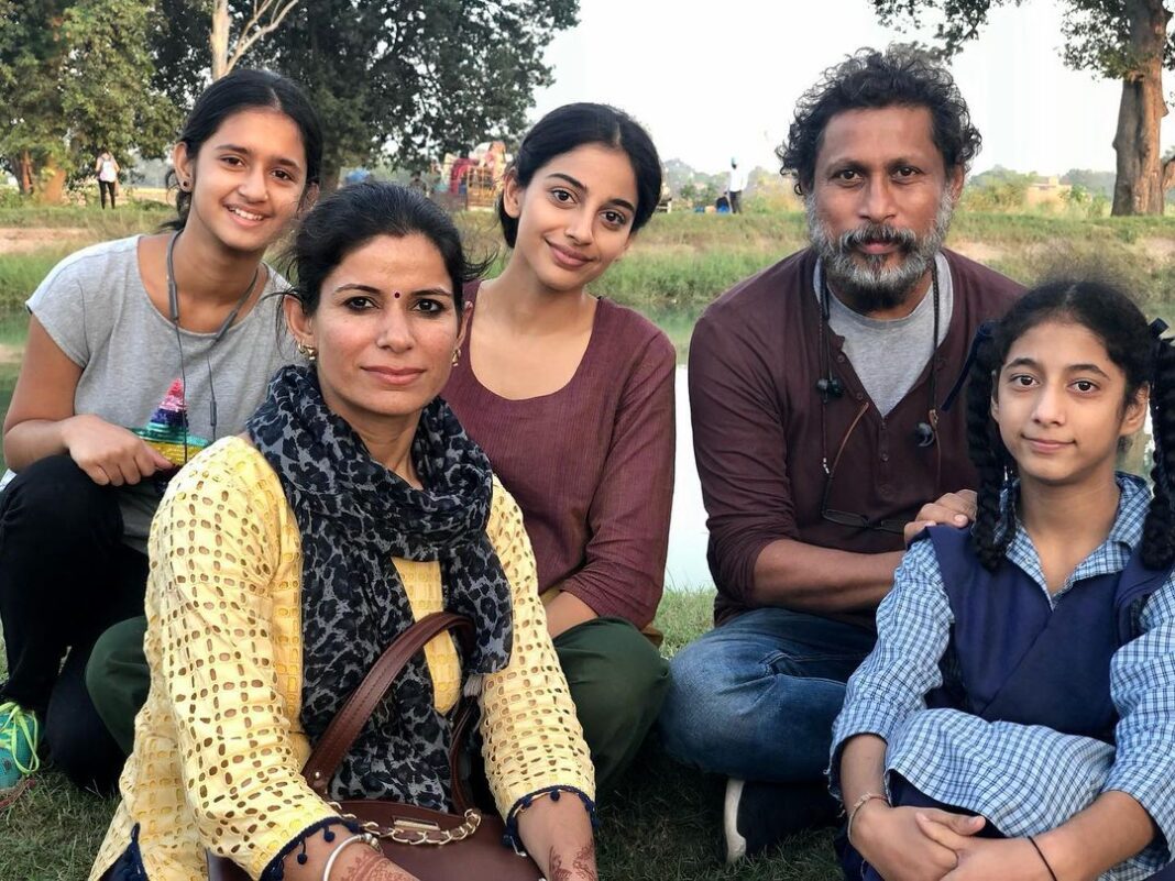 Banita Sandhu Instagram - I was fortunate enough to be a part of this journey 2 years ago. To travel to Amritsar for the first time. To tell an untold story that is, so traumatising yet, integral to understanding Punjabi history. To work with the genius himself @shoojitsircar again. Thank you so much for making me a part of your masterpiece, sir. I am so proud - as a Sikh Punjabi, as an actress and as your fan, always - to be attached to this movie. If you haven’t watched it yet, go to @primevideoin and witness the magic @vickykaushal09 has created on-screen right now!!! This film belongs to you, our Udham Singh 🤍 Amritsar, Punjab