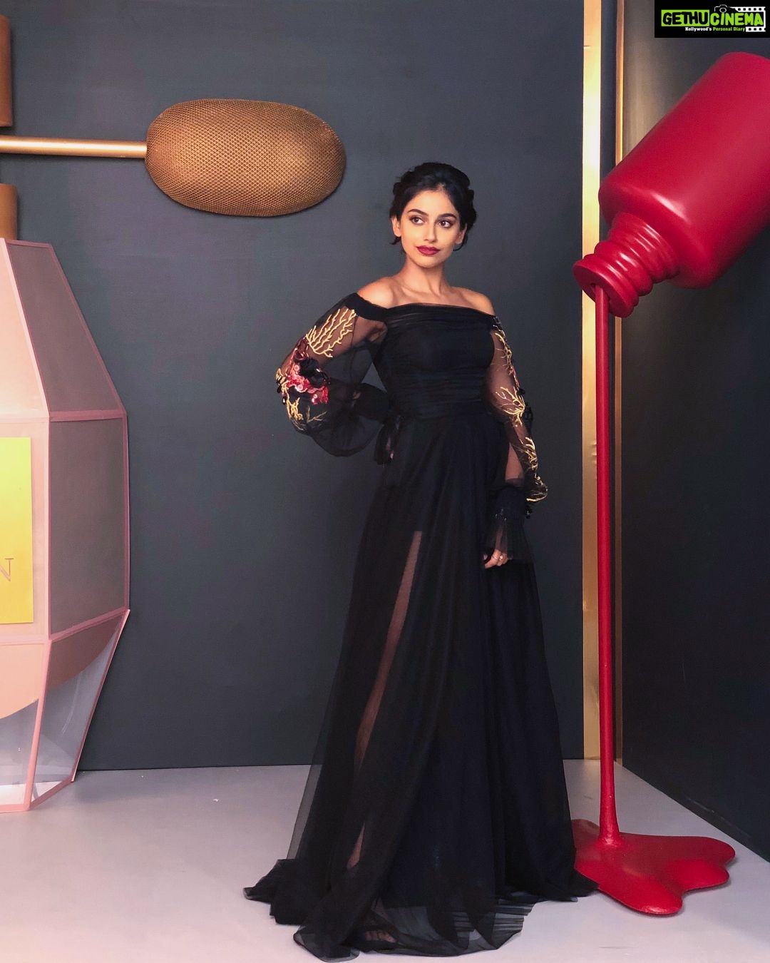 Banita Sandhu Instagram - thank you @vogueindia for the most wonderful welcome back to Mumbai 🙏🏽 Taj Lands End, Mumbai