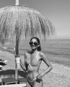 Banita Sandhu Instagram - la isla bonita 🍍
