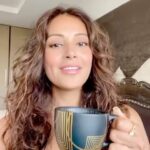 Bipasha Basu Instagram – #TheLabelLife: Today I choose joy because I have immense gratitude for life.So here’s to joy! 
We @thelabellife collaborated with @starbucksindia to bring you a joyous collection that celebrates the everyday and start your day with positivity. I now invite Style Editor Malaika Arora (@malaikaaroraofficial) to share your story of joy with us. 

#TheLabelLife #TheLabelLifeXStarbucks #StarbucksXTheLabelLife #StyleEditor #StyleEditorNotes #ElevatedLifestyleEssentials #Starbucks #Coffee #HereIsToJoy #ArtDeco #StarbucksIndia #MorningCoffee #MorningRitual #CoffeeLovers #CoffeeMug