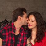 Bipasha Basu Instagram - When I say how lucky I am to have found love, or shall I say my #MonkeyLove, without any barriers, I truly mean it! I’ve been looking at life through rose-tinted glasses ever since @iamksgofficial and I sealed the deal and we have our families to thank for standing by us! That said, @closeupindia ‘s website loveforall.info has a host of experts to lend a helping hand to couples that don’t exactly have it easy. This Valentine’s Day, don’t forget to browse through it to feel #FreeToLove.