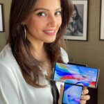 Bipasha Basu Instagram - With a busy schedule, i am always on the go. Whenever I get a break while shooting, I often have to finish multiple tasks in a short span of time. That's where the #LGWing 5G comes into play as its innovative dual screen display is super cool and functional for easy multitasking. And the compliments I get in the swivel mode are an added bonus! Isn't it interesting? #Multitasking #ExploreTheNew #LGMobile #LGIndia @lg_india