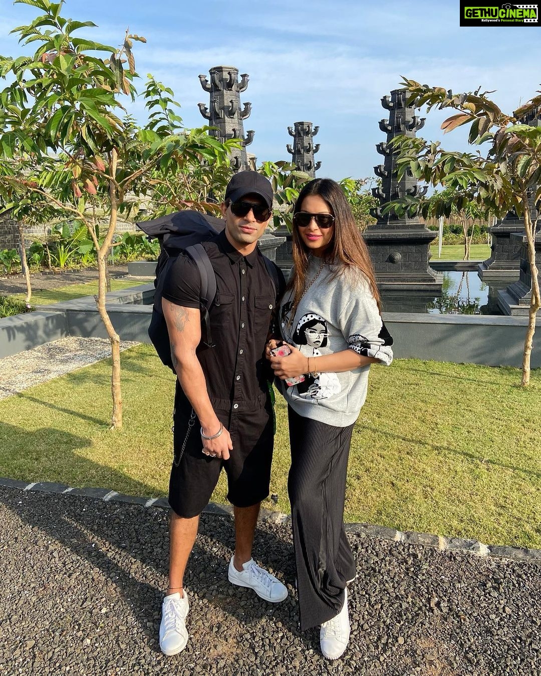 Bipasha Basu Instagram - Thank you @vivedawellnessvillage for your amazing hospitality. Fabulous service and an absolutely beautiful property ❤️ My most favourite part are the variety of gorgeous flowers and the landscaping ... and the smell of these flowers all through the property ❤️ See you all soon again❤️