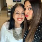 Bipasha Basu Instagram – After 8 months with my family ❤️
Feel so blessed and happy to be with my family on this special day🙏Ma’s Birthday 💃🏽💃🏽💃🏽💃🏽
@sonibasu @baitalikeeghosh @vellolilol  @dara_de_heaux we are missing you❤️