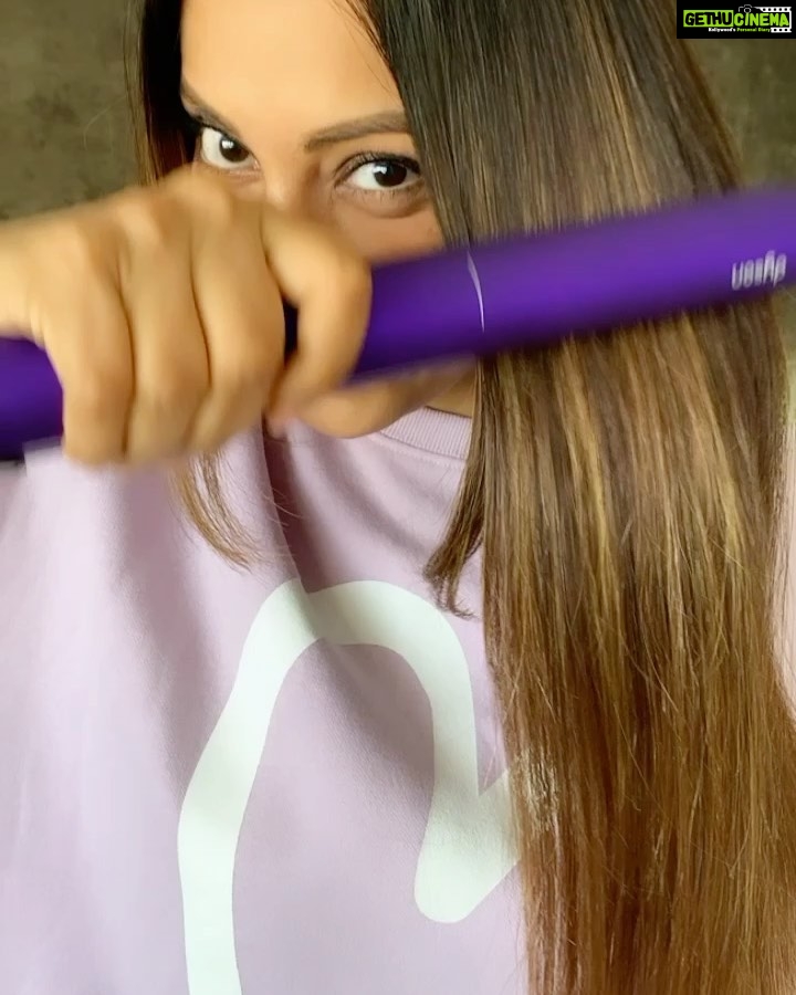 Bipasha Basu Instagram - I love my hair. And I like to use the best of products and equipments for styling and maintenance for good hair health. Needed #dysoncorrale . It’s all in one... you can not just straighten your hair you can do enhanced hairstyles with it. Best part is that it is cord free and so convenient to use. I am mostly on the go so now this will become my favourite travel accessory as it’s got universal voltage and it’s awesome flight ready feature. The intelligent heat control protects the hair from getting damaged . Happy Hair is Happy Me❤️ #DysonIndia #DysonCorrale #DysonHair @dyson_india