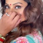 Bipasha Basu Instagram - Eyes Eyes Baby 😜 Diwali Mood ❤️ #loveyourself #glam #lookoftheday #diwali