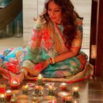 Bipasha Basu Instagram - Happy Diwali to everyone. Love , light & happiness forever ❤️ #happydiwali