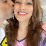 Bipasha Basu Instagram - Just another day of good vibes❤️ #reels #instagramreels #couplereels #trendingreels #husbandandwife #monkeylove