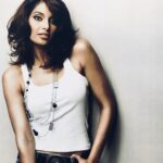 Bipasha Basu Instagram - Missing my short hair ... #throwback