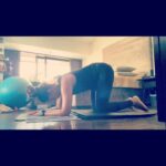 Bipasha Basu Instagram - There are times when you have to KICK YOUR BUTT...and then there are times when you KILL YOUR BUTT. Today I tried the latter 😀😀😀 #loveyourself #babysteps #myfitnessjourney #stayhomestaysafe #gettingstronger