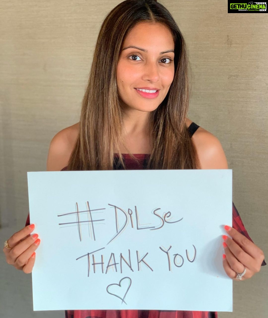 Bipasha Basu Instagram - Name - Bipasha Basu City - Mumbai Mere aur mere poore parivar waalo ki taraf se... #MaharashtraPolice #mumbaipolice @my_bmc , doctors, nurses, NGOs,Volunteers, Government officials, vendors , all essential service providing people,all security people, watchmen ... aap sabhi real life super heroes ko #dilsethankyou 🙏 Praying for safety of all everyday 🙏Jai Hind 🙏🇮🇳 #coronawarriors #stayhome #staysafe #maharashtrapolice #mumbaipoliceheadquarter
