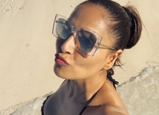 Bipasha Basu Instagram - Golden ❤️ #bikinibabeforever #loveyourself
