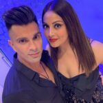 Bipasha Basu Instagram – Bye Bye 2019… Waiting to welcome 2020❤️ #byebye2019 #monkeylove