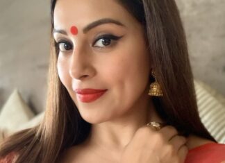 Bipasha Basu Instagram - Bongness❤️ #loveyourself #pujo