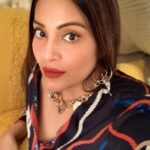 Bipasha Basu Instagram - Randomness! Ready before time as usual 🙈#loveyourself #potraitmode