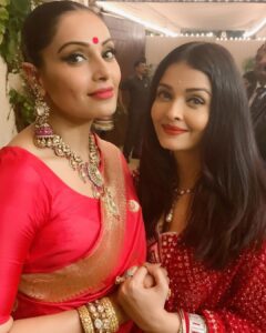 Bipasha Basu Instagram - With this Beauty @aishwaryaraibachchan_arb ❤️Always so loving ❤️😘 #diwalinight #bacchankidiwali