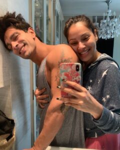 Bipasha Basu Instagram - Morning shenanigans 🐒🐒 #monkeylove